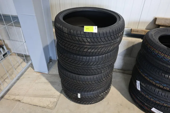 Goodride Sommerreifen Set Größe: 225/35R19